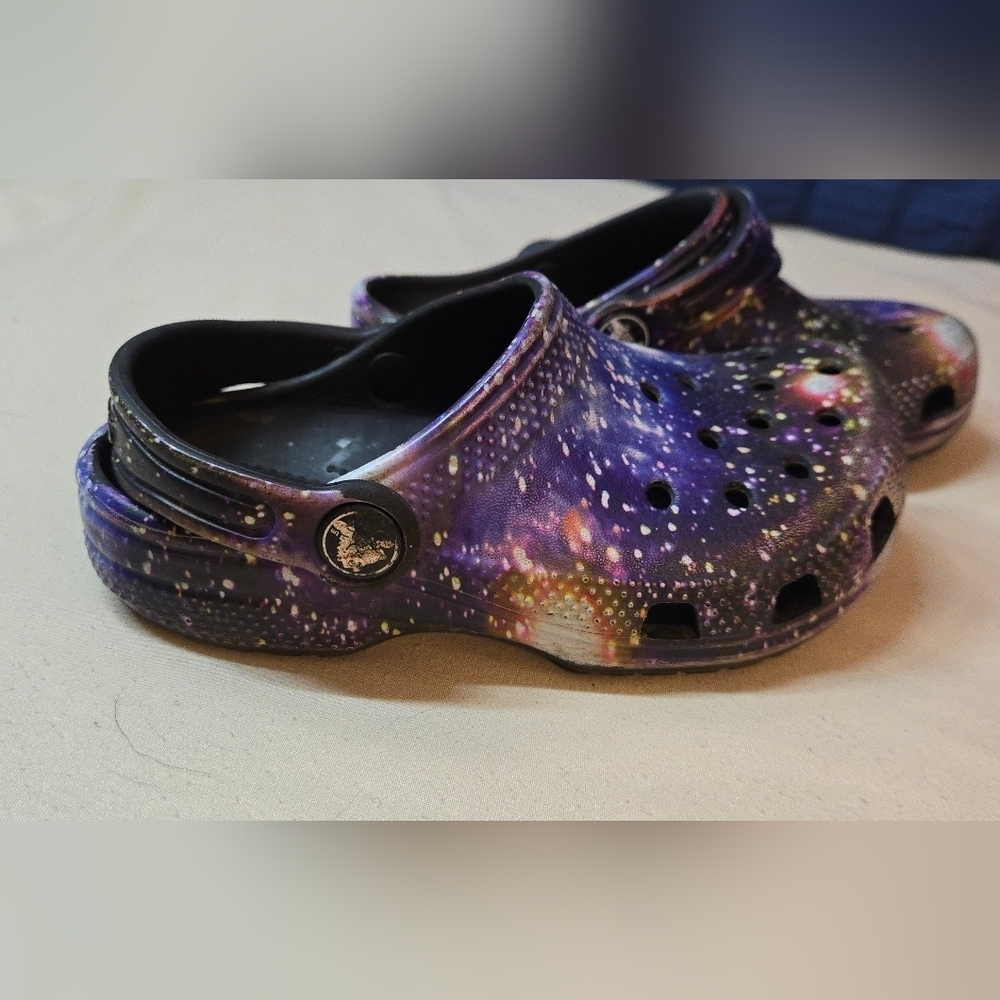 CROCS Kids Galaxy Print Clogs